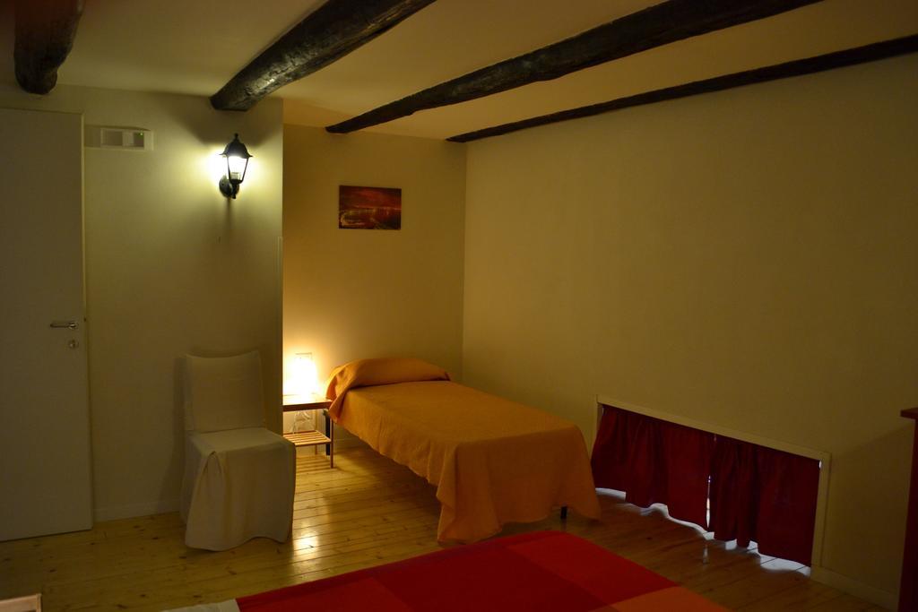 Couette-café Monaciello 3*